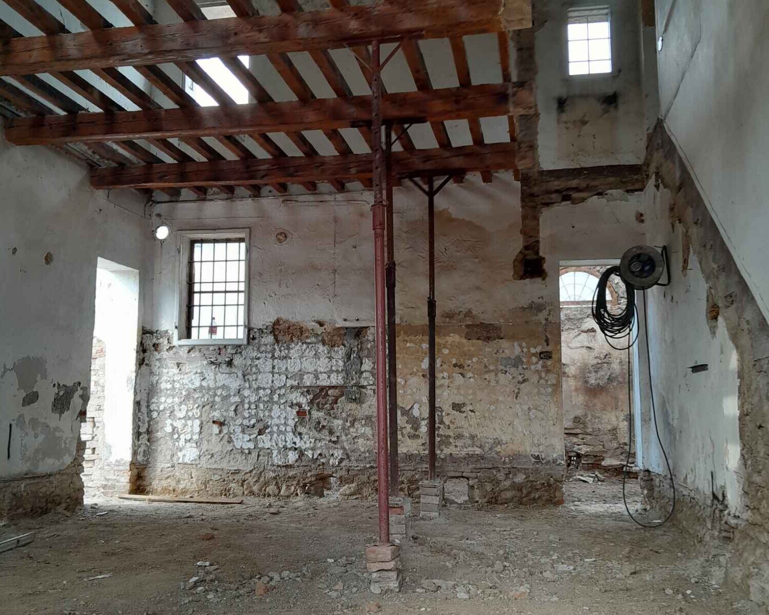 Ristrutturazione, consolidamento ed efficientamento Podere Oppiatello